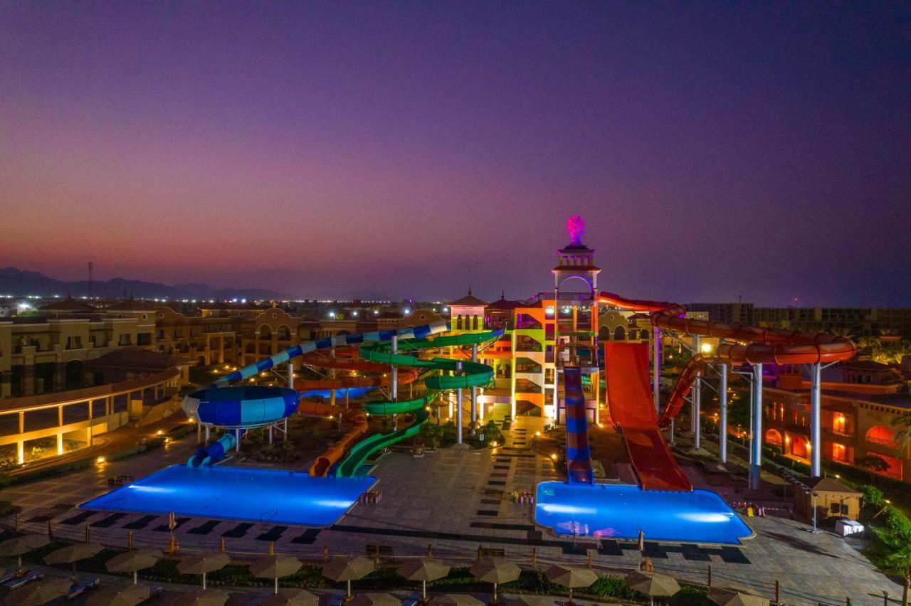Charmillion Gardens Aquapark Hotel Sharm el-Sheikh Ngoại thất bức ảnh The water park at night