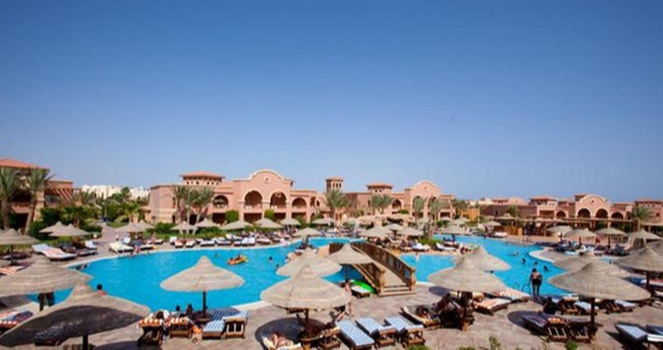 Charmillion Gardens Aquapark Hotel Sharm el-Sheikh Ngoại thất bức ảnh The pool at the Hilton Luxor