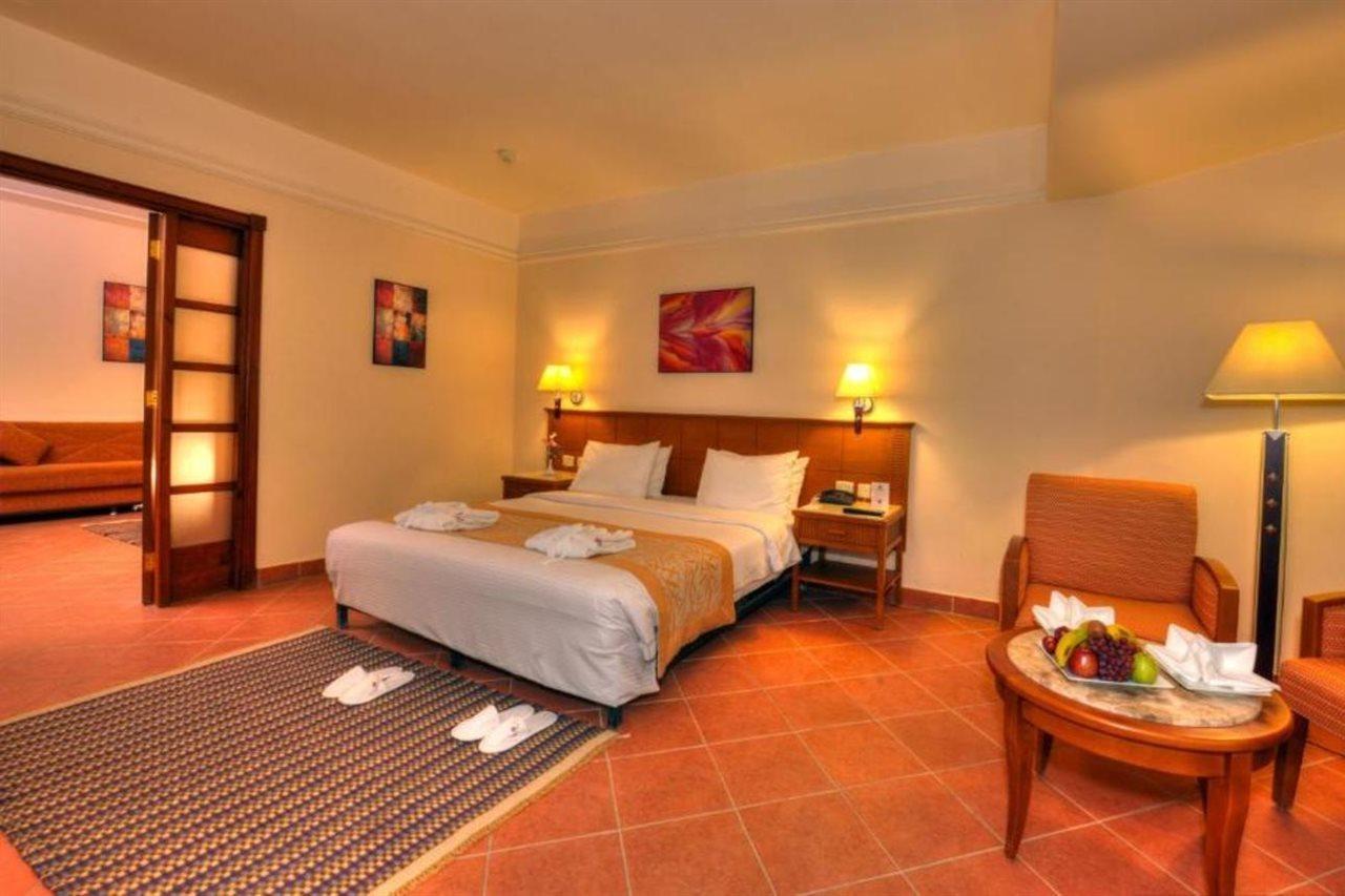 Charmillion Gardens Aquapark Hotel Sharm el-Sheikh Ngoại thất bức ảnh A room at the hotel